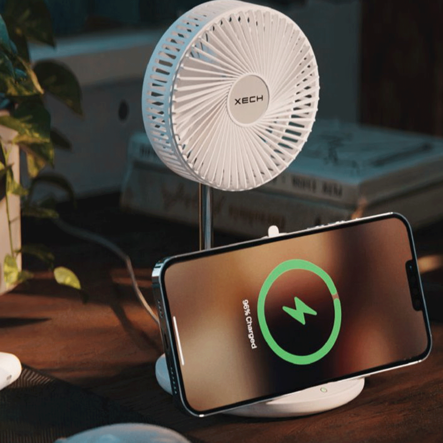Aerocharge 2-in-1 Fan & Fast Wireless Mobile Charger - Image 2